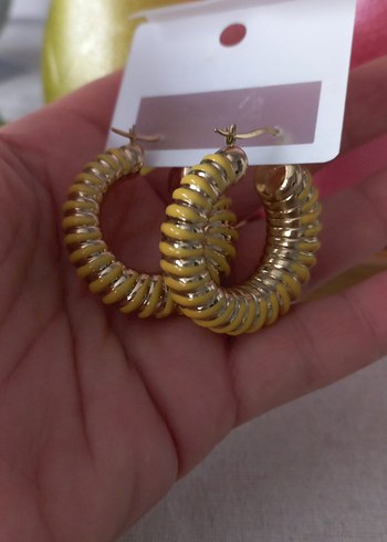 Sarı Mini Yılan Desenli Elastik Küpeler - Görsel 2