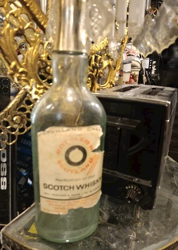 Vintage Altın Parlak Scotch Whisky