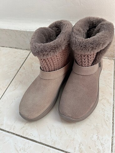 36 Beden gri Renk Skechers marka Tüylü Bot