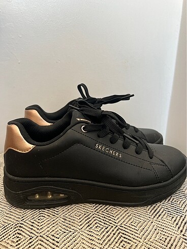 Skechers Siyah Spor Ayakkabı