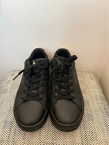 39 Beden Skechers Siyah Spor Ayakkabı