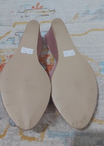 Pembe Kürklü Nakışlı Kadın Terlik - Görsel 3