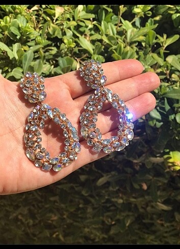 Gold taşlı küpe