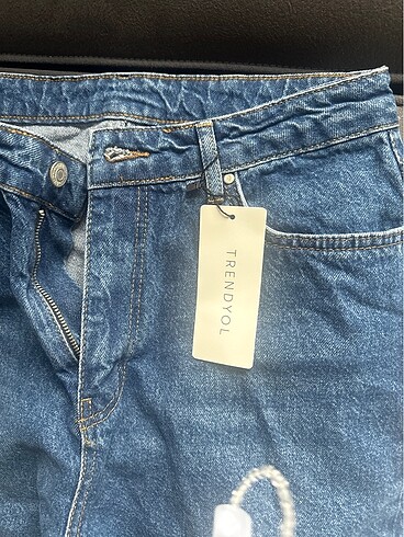 40 Beden Trendyol kot pantolon sıfır yeni ürün etiketli 38 40 arası