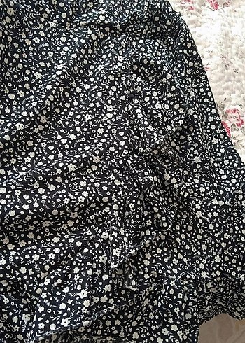 Pileli Midi Mini Etek Siyah Çiçek Desenli - Görsel 2