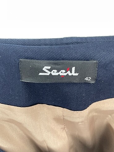 42 Beden çeşitli Renk PreLoved Mont %70 İndirimli.