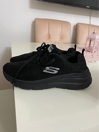 Skechers