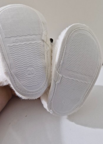 Kız Çocuk Beyaz Nakışlı Peluş Ev Terliği - Görsel 3