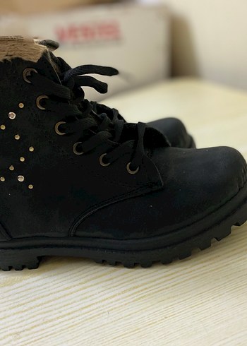 Kinetix Kız Çocuk Siyah Kürklü Punk Bot