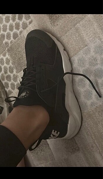 37,5 Beden siyah Renk Nike huarache run