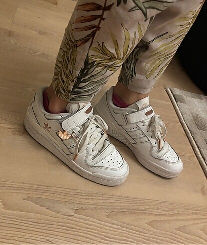 Adidas forum low