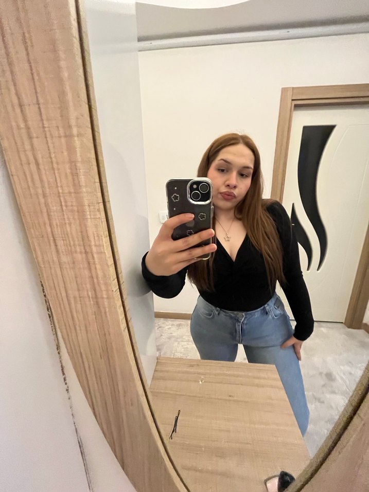 Kadın dekolteli bluz - Görsel 4