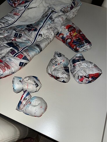 6-9 Ay Beden Astronot mont