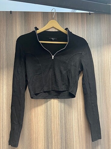 m beden mavi marka siyah crop