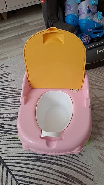 Chicco E BEBEK SIFIR BEBEK TEKERLEKLİ MÜZİKLİ LAZIMLIK