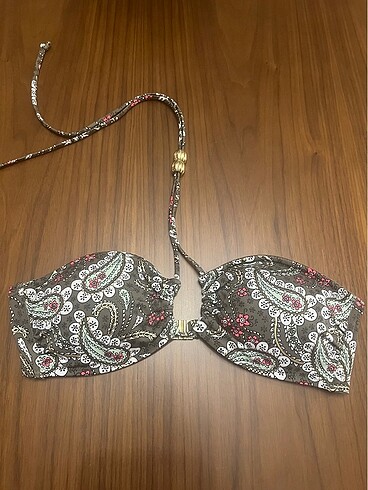 H&M bikini üstü