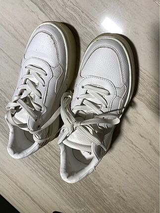 beyaz sneaker