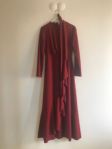 Tesettür Abiye Kırmızı/bordo Katlı Fırfırlı uzun Elbise