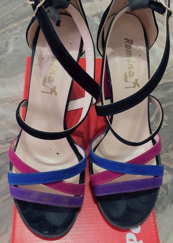 Siyah Fırfırlı Stiletto Topuklu Kadın Ayakkabı - Görsel 2