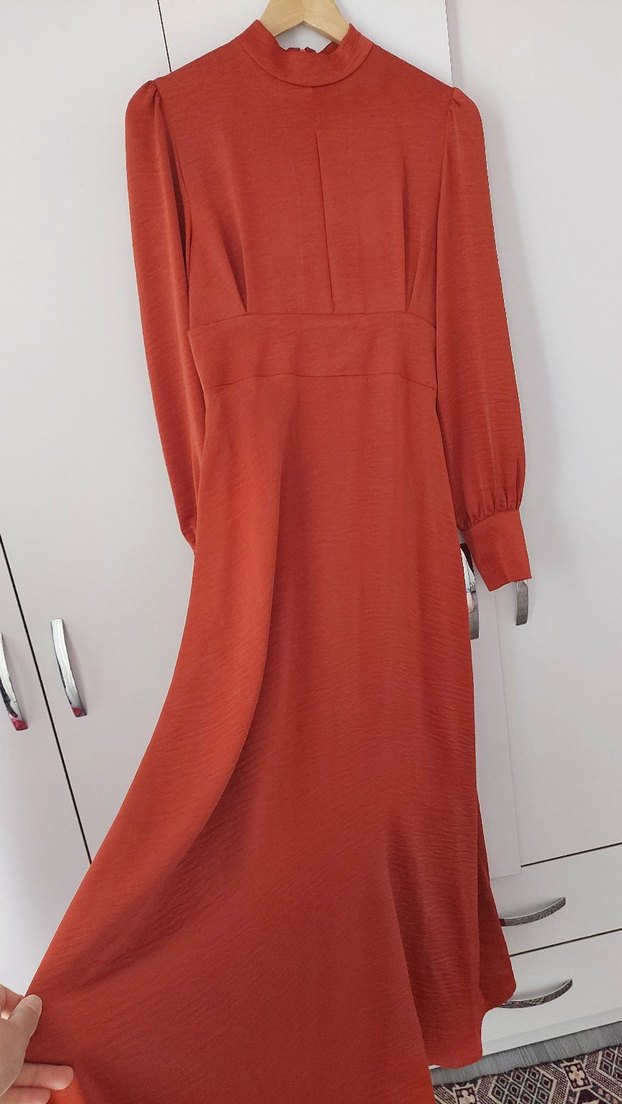 Moda Ala saten elbise. - Görsel 3