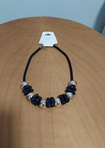 Siyah Boncuklu Kısa Kadın Kolye - Görsel 2