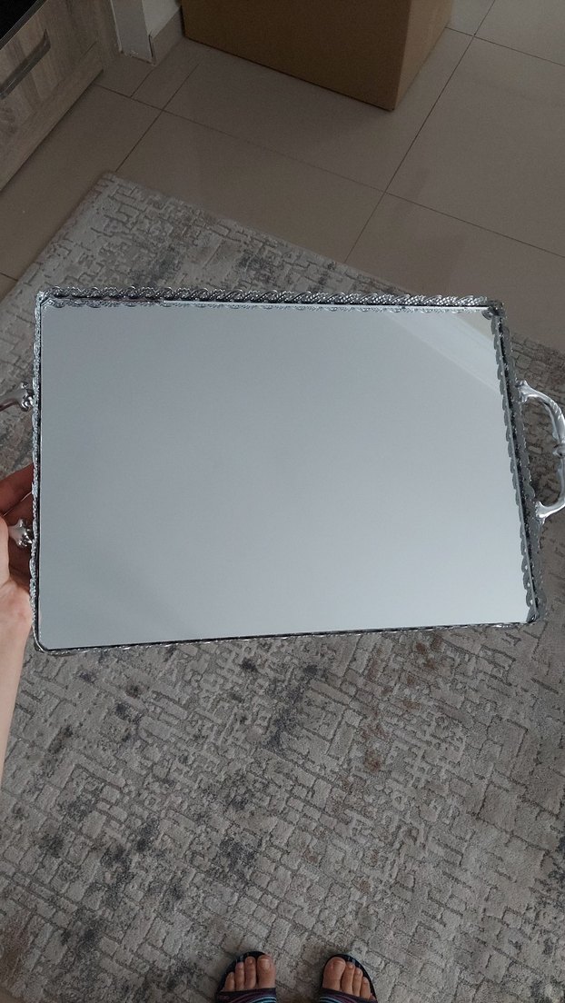 Gri Metal Saplı Aynalı Tepsi - Görsel 2