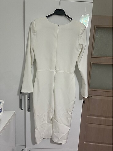 Özel dikim beyaz vatkalı elbise - Görsel 7