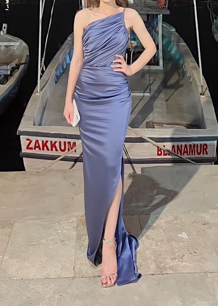 Saten uzun abiye elbise - Görsel 2