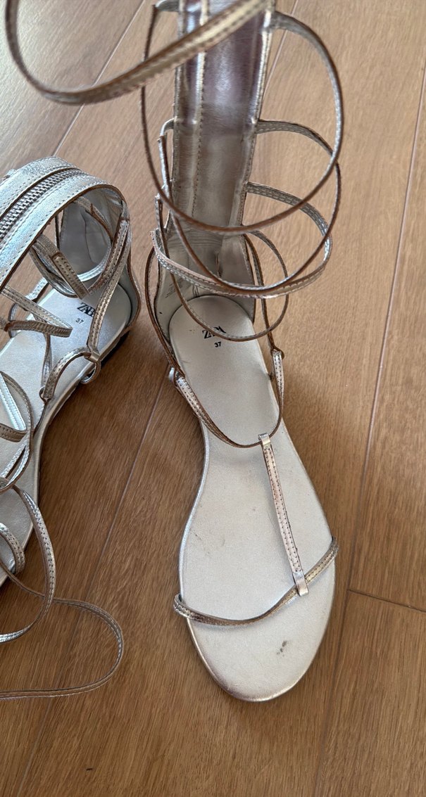 Zincir Detaylı Yılan Desenli Bej Stiletto Sandalet - Görsel 3