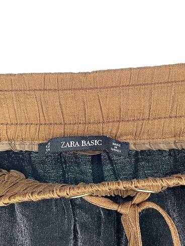 xs Beden çeşitli Renk Zara Kumaş Pantolon %70 İndirimli.