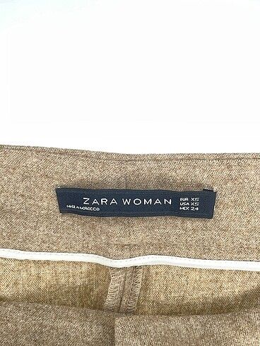 xs Beden çeşitli Renk Zara Kumaş Pantolon %70 İndirimli.
