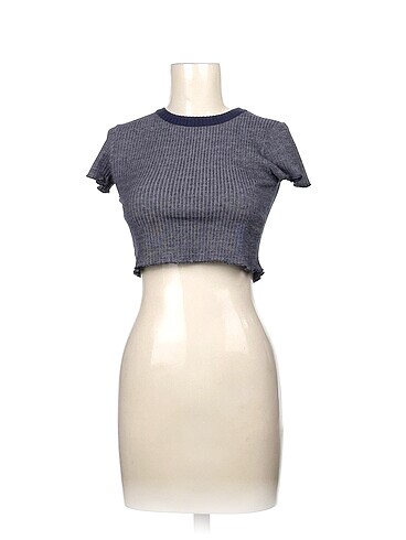 Pull and Bear T-shirt %70 İndirimli.