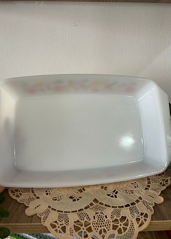 American Vintage Beyaz Çiçek Desenli Porselen Fırın Kabı