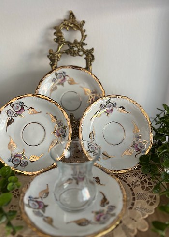 Çiçekli ve Altın Yapraklı Beyaz Porselen Tabaklar çay tabakları - Görsel 9