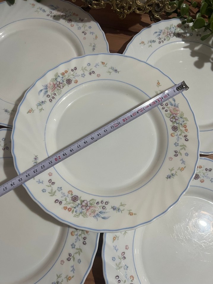 Pastel Çiçek Desenli Beyaz Tabak - Görsel 3