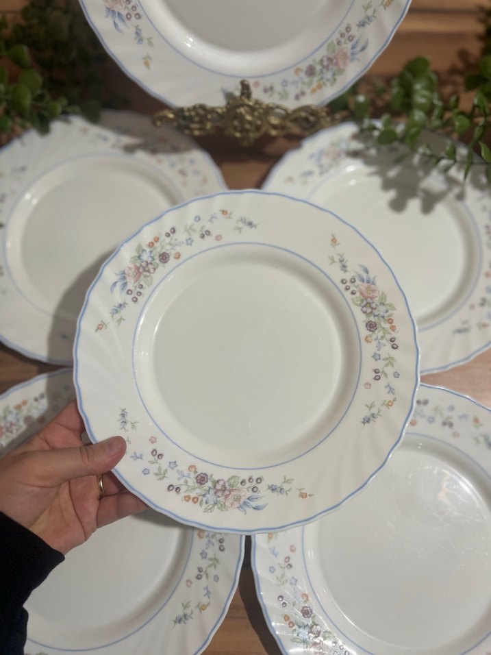 Pastel Çiçek Desenli Beyaz Tabak - Görsel 2