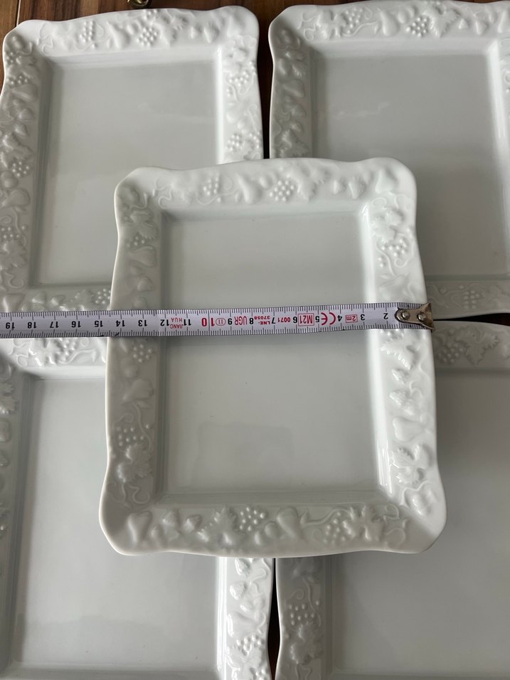 Beyaz Kabartmalı Porselen Sunum Tabakları Seti - Görsel 3