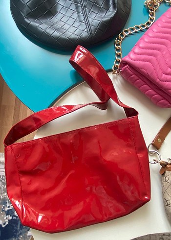 Zara Parlak Kırmızı Deri Kadın Omuz Çantası