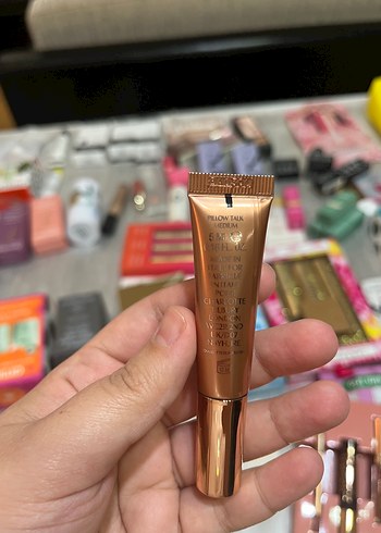 Beden Charlotte Tilbury Beige Dudak Seti