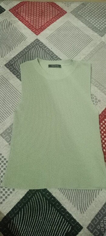 Trendyol yeşil sıfır kol tişört 