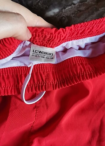 11-12 Yaş Beden Lcw 11 12 yaş erkek çocukuğu deniz havuz şortu sorunuz temiz kul