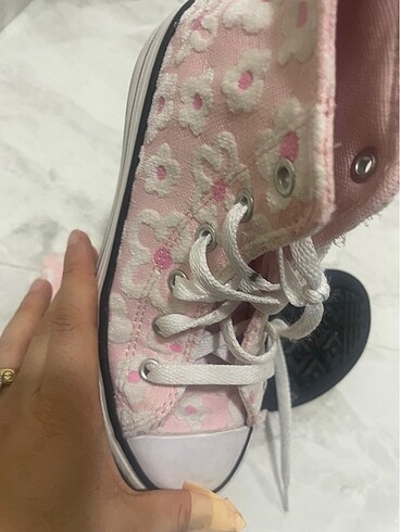 32 Beden pembe Renk Converse
