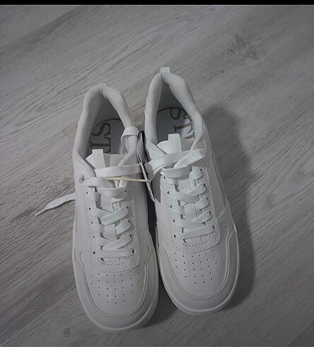 Stradivarius sneaker