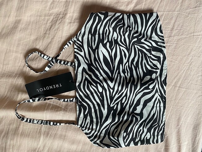 zebra crop üst