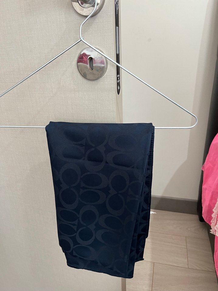 Lacivert Desenli Şal - Görsel 2