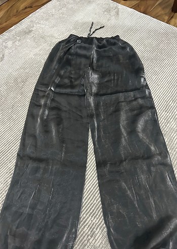 Diğer Kadın Siyah Pilili Saten Pantolon
