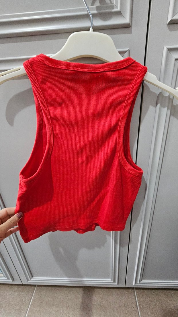 Kırmızı Crop - Görsel 3