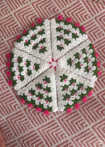 Sarı ve Beyaz Çiçekli El Örgüsü Dekoratif Örtü - Görsel 3