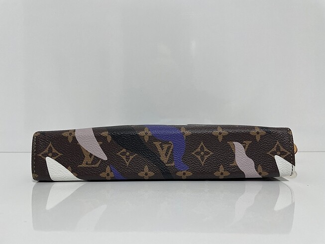Beden LOUIS VUITTON MONOGRAM POCHETTE VOYAGE MM BAG