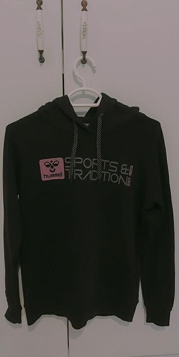hummel sweatshirt